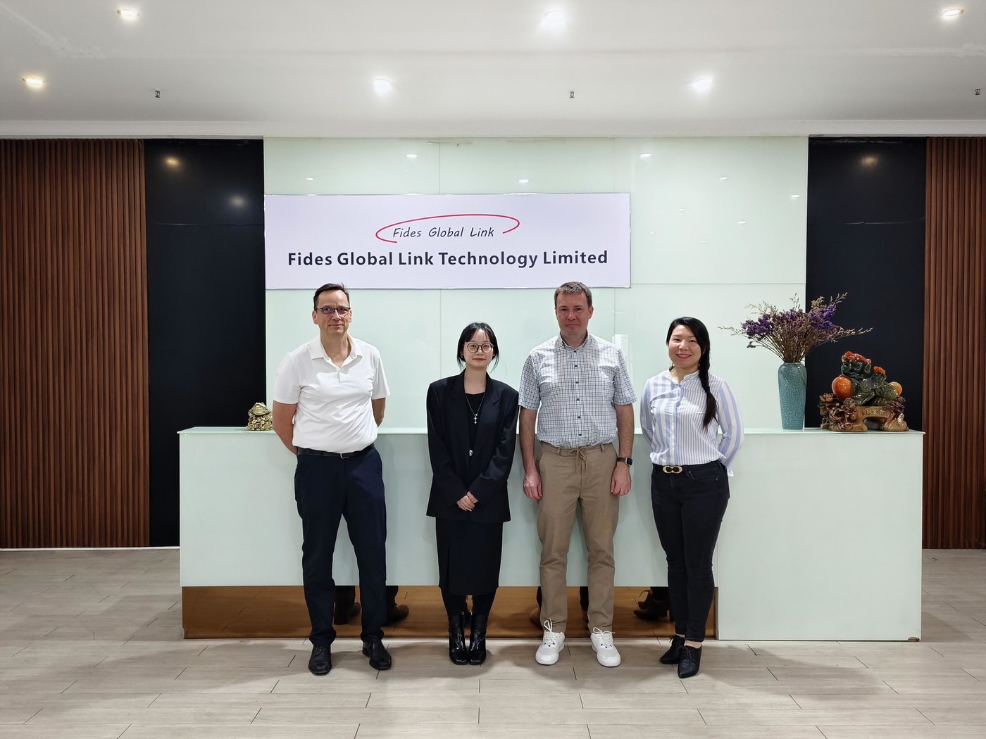 Fides Global Link ekibi, aparat ve fikstür tesisinde